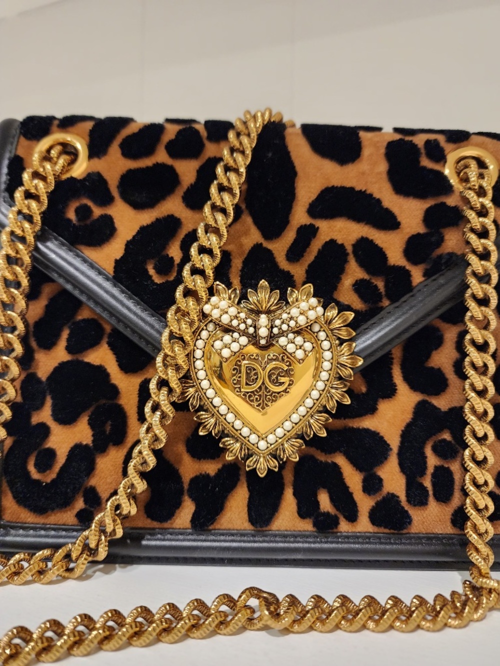 Dolce & Gabbana Medium Devotion Bag in Animalier Cheetah Leopard Velvet Stitch - Picture 3 of 6